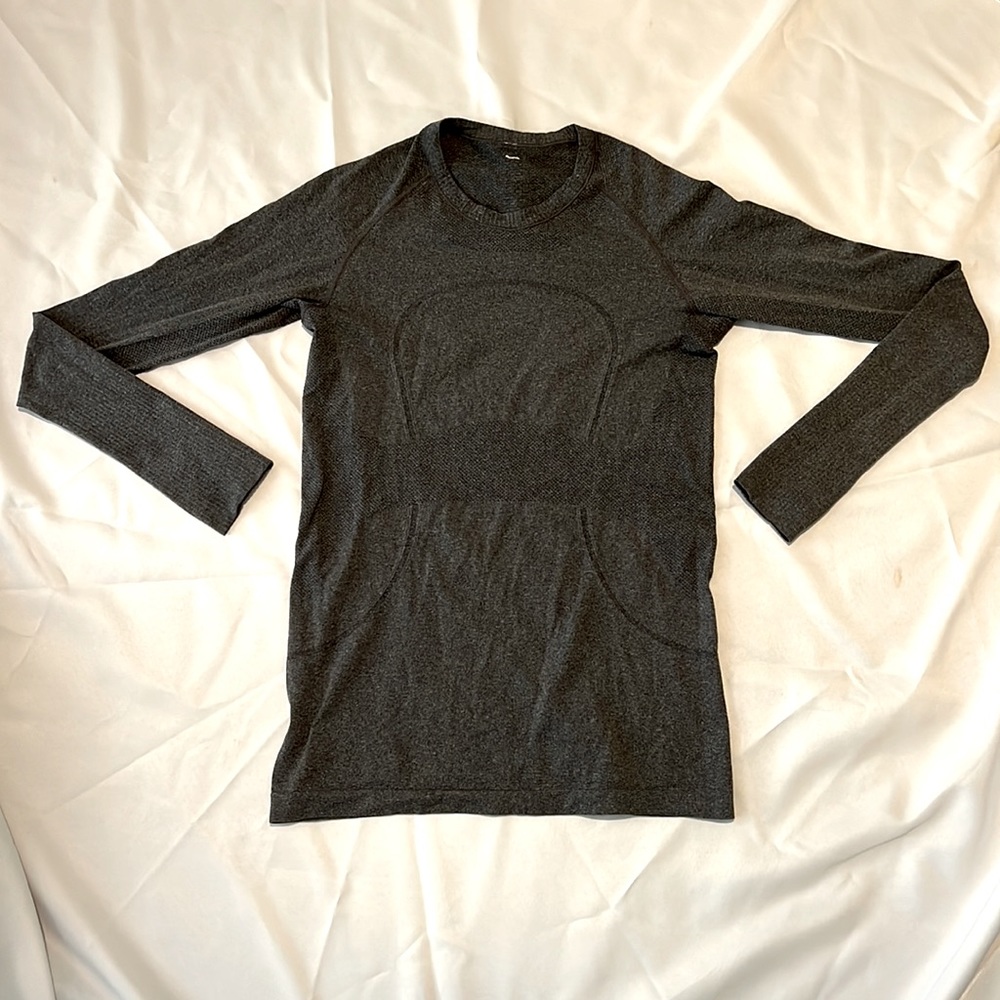*Lululemon* Swiftly Tech Long Sleeve Shirt